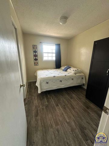 1302 Goura Pl, Emporia, KS 66801