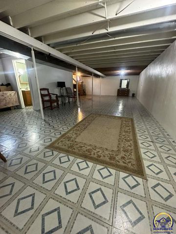 1302 Goura Pl, Emporia, KS 66801