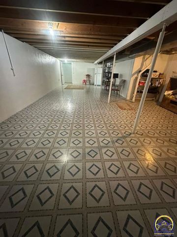 1302 Goura Pl, Emporia, KS 66801