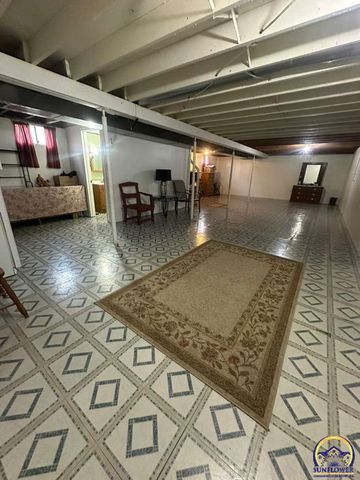 1302 Goura Pl, Emporia, KS 66801