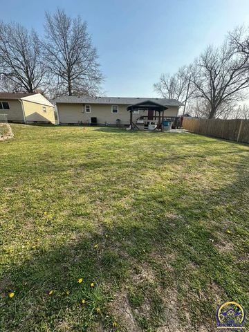 1302 Goura Pl, Emporia, KS 66801