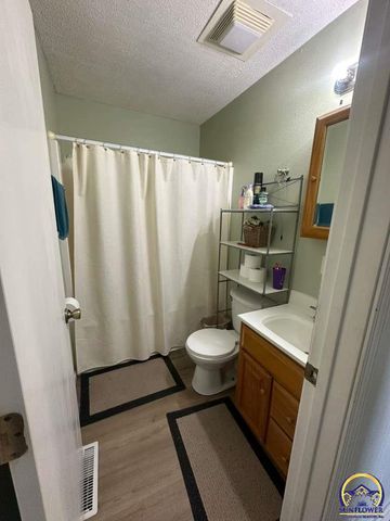 1302 Goura Pl, Emporia, KS 66801