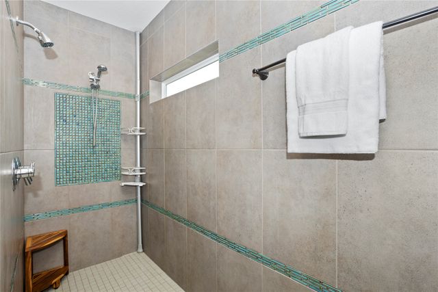 515 NE Brookshire Court, Waukee, IA 50263