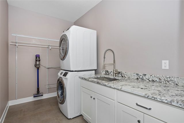 515 NE Brookshire Court, Waukee, IA 50263