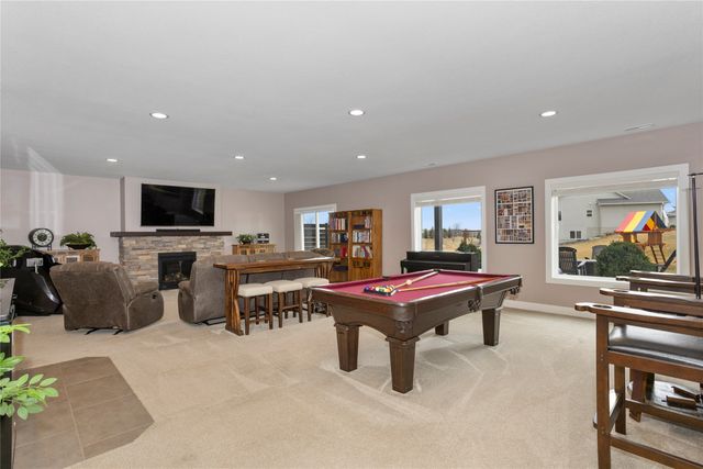 515 NE Brookshire Court, Waukee, IA 50263