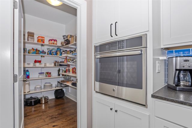 515 NE Brookshire Court, Waukee, IA 50263