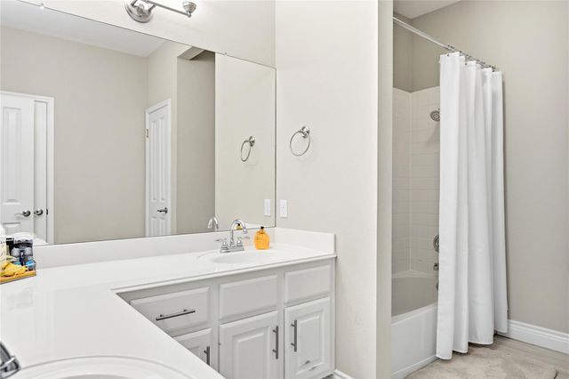 7435 Fireoak DR, Austin, TX 78759