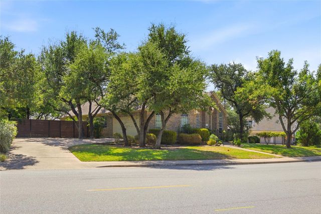 7435 Fireoak DR, Austin, TX 78759