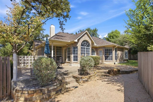 7435 Fireoak DR, Austin, TX 78759