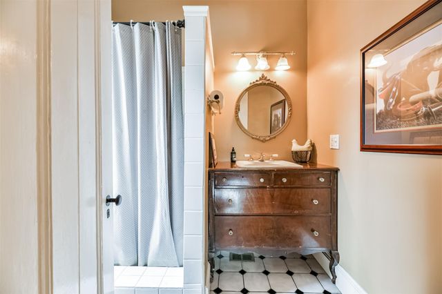 1128 Postoffice Street, Galveston, TX 77550