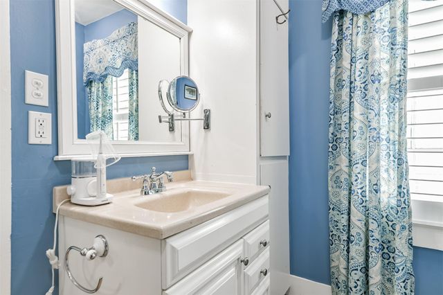 1128 Postoffice Street, Galveston, TX 77550