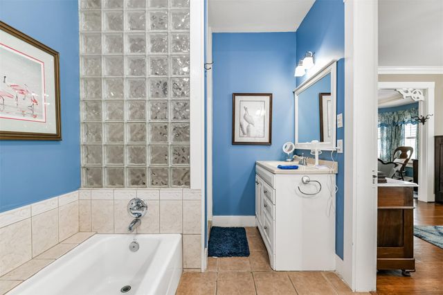 1128 Postoffice Street, Galveston, TX 77550