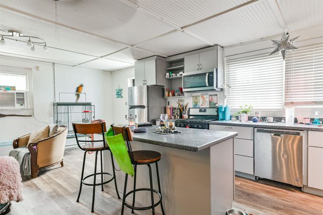 1128 Postoffice Street, Galveston, TX 77550