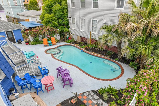 1128 Postoffice Street, Galveston, TX 77550