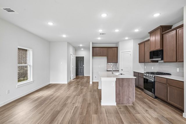 732 Ashley Gardens Drive, Forney, TX 75126