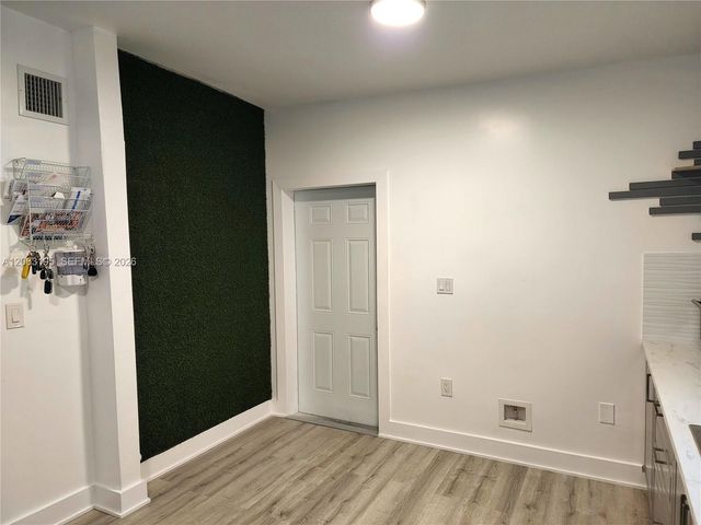 3760 NW 197th St 1, Miami Gardens, FL 33055