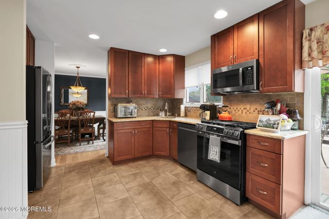 180 Central Avenue, Island Heights, NJ 08732