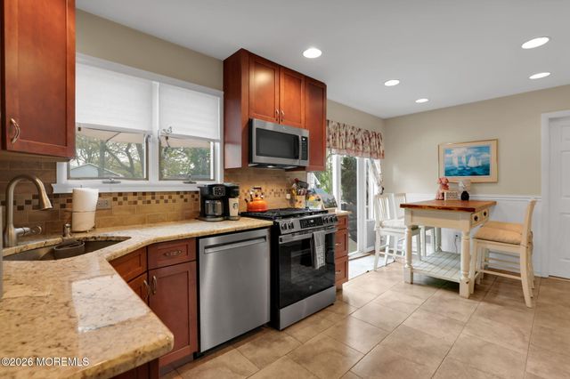 180 Central Avenue, Island Heights, NJ 08732