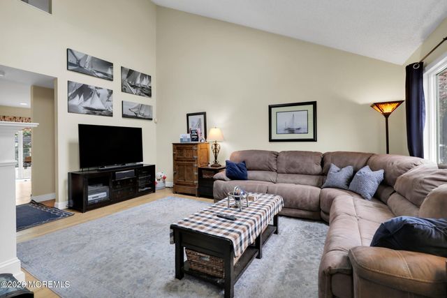 180 Central Avenue, Island Heights, NJ 08732
