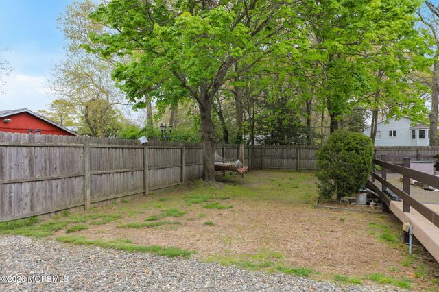180 Central Avenue, Island Heights, NJ 08732