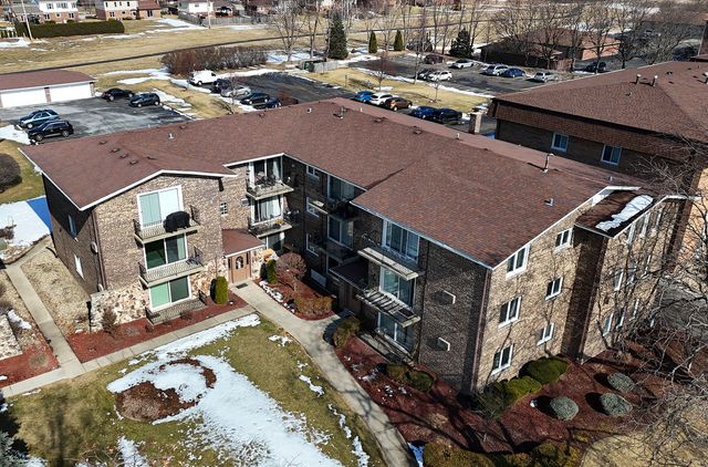 8932 W 140th Street 1A, Orland Park, IL 60462