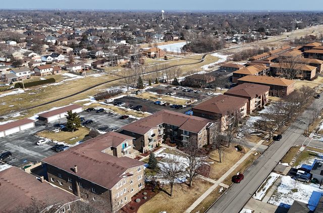 8932 W 140th Street 1A, Orland Park, IL 60462