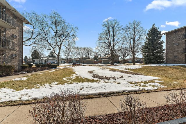 8932 W 140th Street 1A, Orland Park, IL 60462