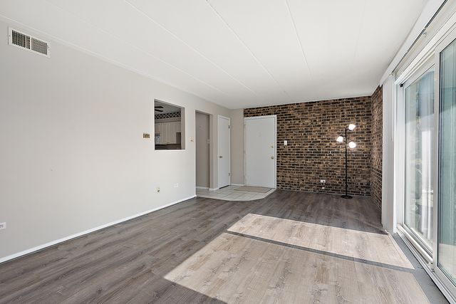 8932 W 140th Street 1A, Orland Park, IL 60462