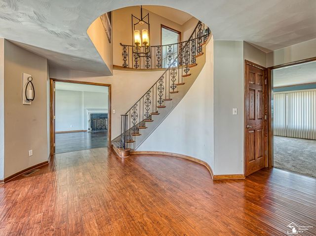 1060 Hollywood Drive, Monroe, MI 48162