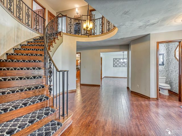 1060 Hollywood Drive, Monroe, MI 48162