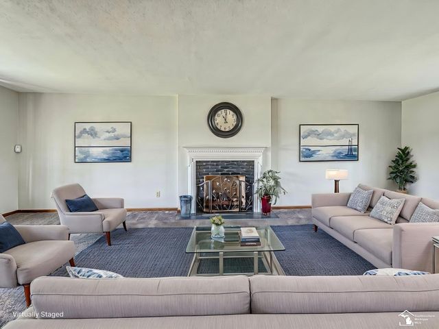 1060 Hollywood Drive, Monroe, MI 48162