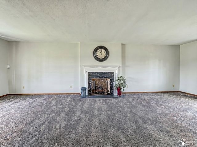 1060 Hollywood Drive, Monroe, MI 48162