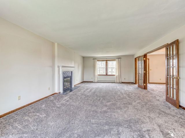1060 Hollywood Drive, Monroe, MI 48162