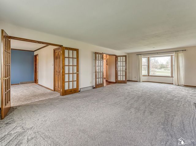 1060 Hollywood Drive, Monroe, MI 48162