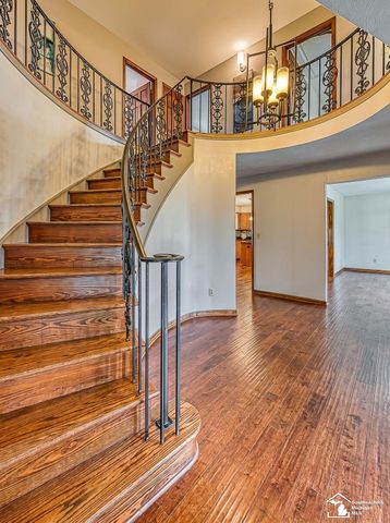 1060 Hollywood Drive, Monroe, MI 48162