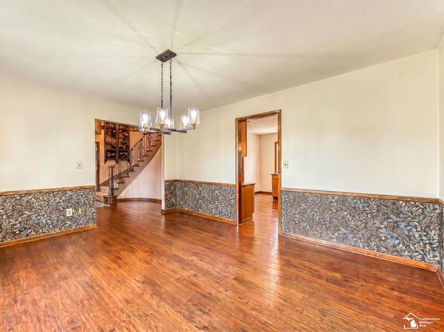 1060 Hollywood Drive, Monroe, MI 48162