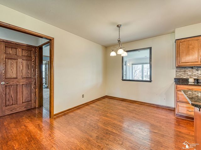 1060 Hollywood Drive, Monroe, MI 48162