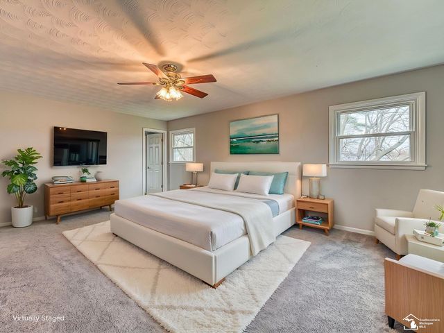 1060 Hollywood Drive, Monroe, MI 48162