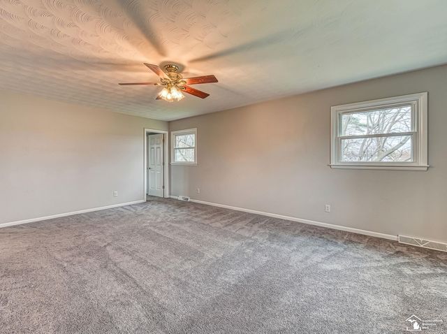 1060 Hollywood Drive, Monroe, MI 48162