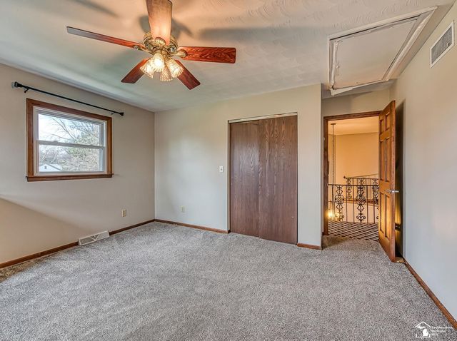 1060 Hollywood Drive, Monroe, MI 48162