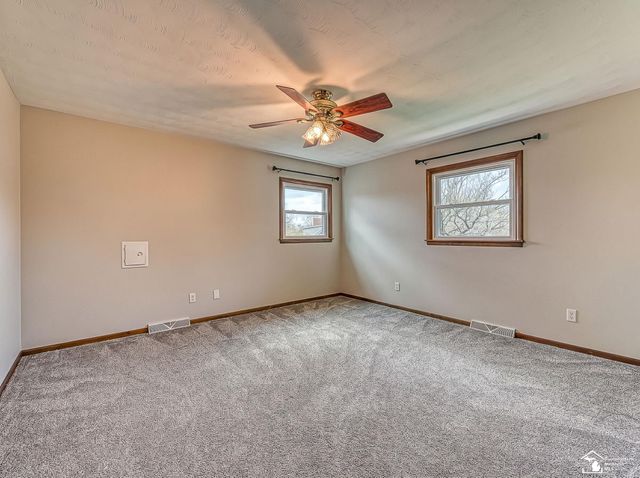 1060 Hollywood Drive, Monroe, MI 48162