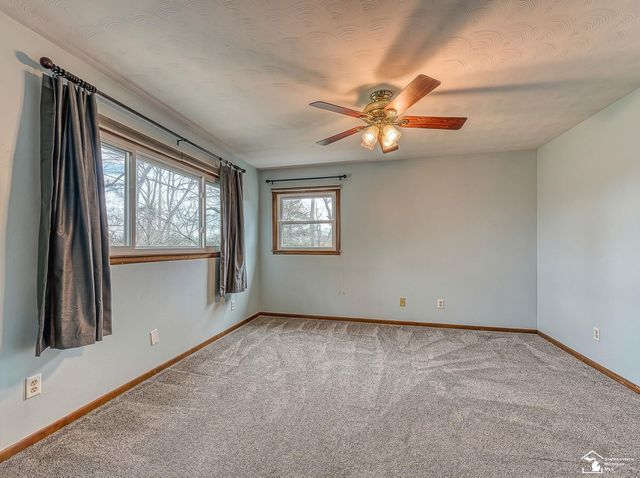 1060 Hollywood Drive, Monroe, MI 48162