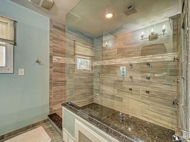 1060 Hollywood Drive, Monroe, MI 48162