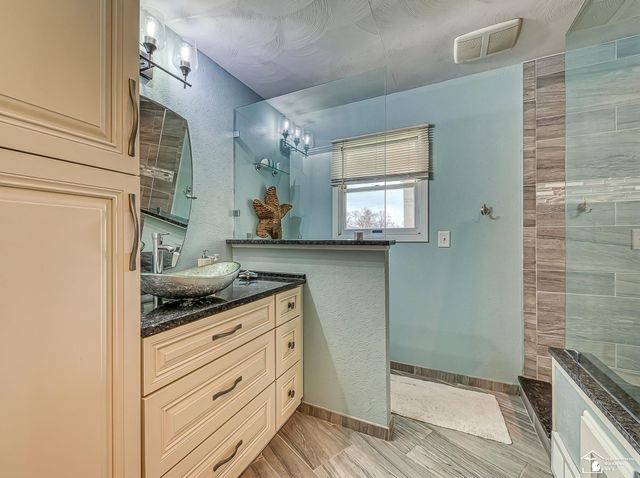 1060 Hollywood Drive, Monroe, MI 48162