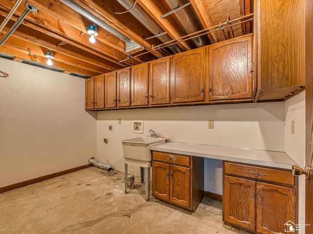 1060 Hollywood Drive, Monroe, MI 48162