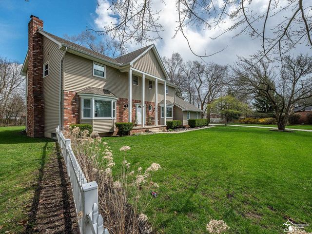 1060 Hollywood Drive, Monroe, MI 48162