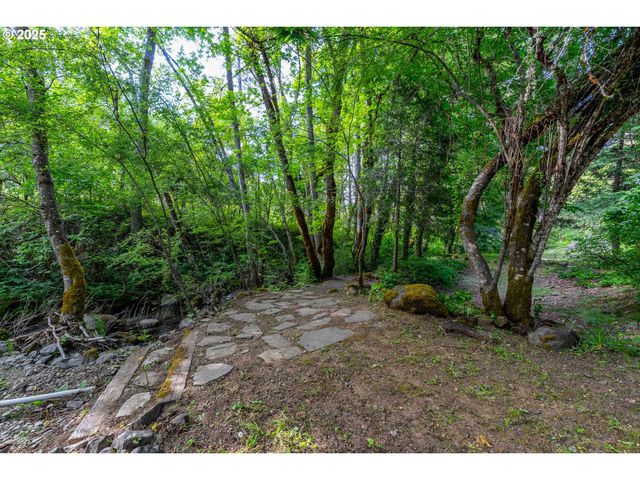 988 SAVAGE CREEK Rd, Grants Pass, OR 97527