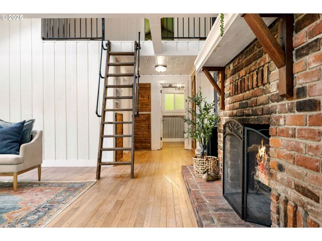 988 SAVAGE CREEK Rd, Grants Pass, OR 97527