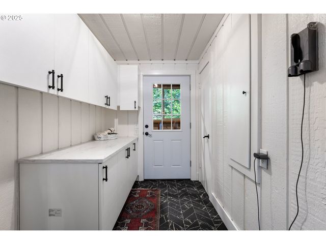 988 SAVAGE CREEK Rd, Grants Pass, OR 97527