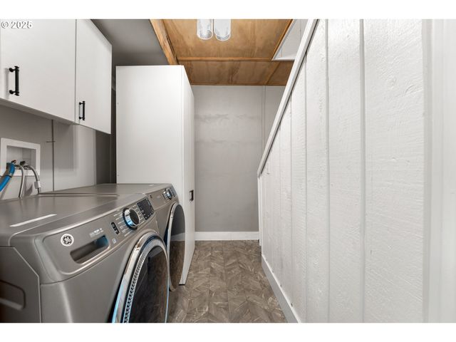 988 SAVAGE CREEK Rd, Grants Pass, OR 97527